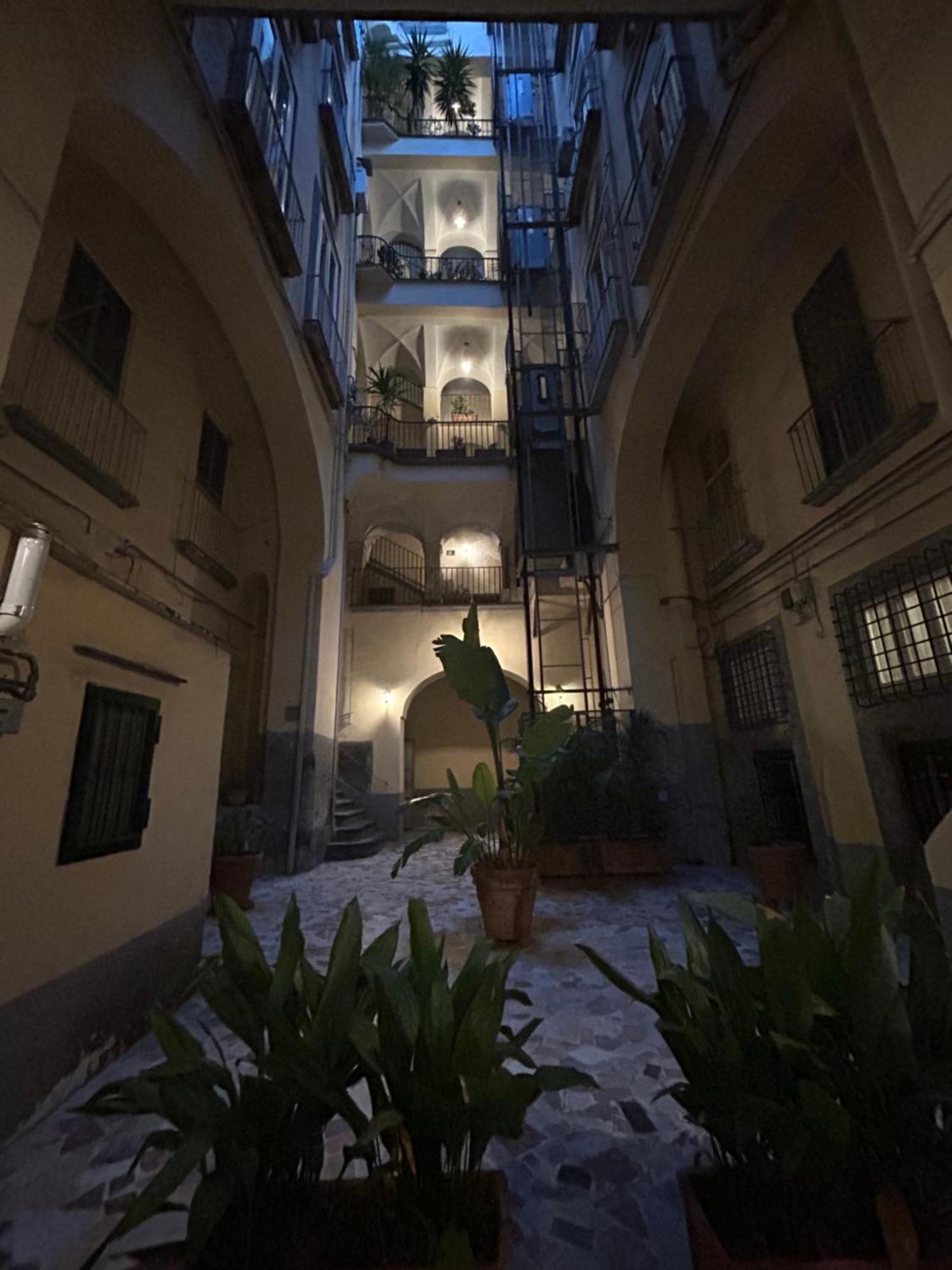 Apartment Anni Chiaia *