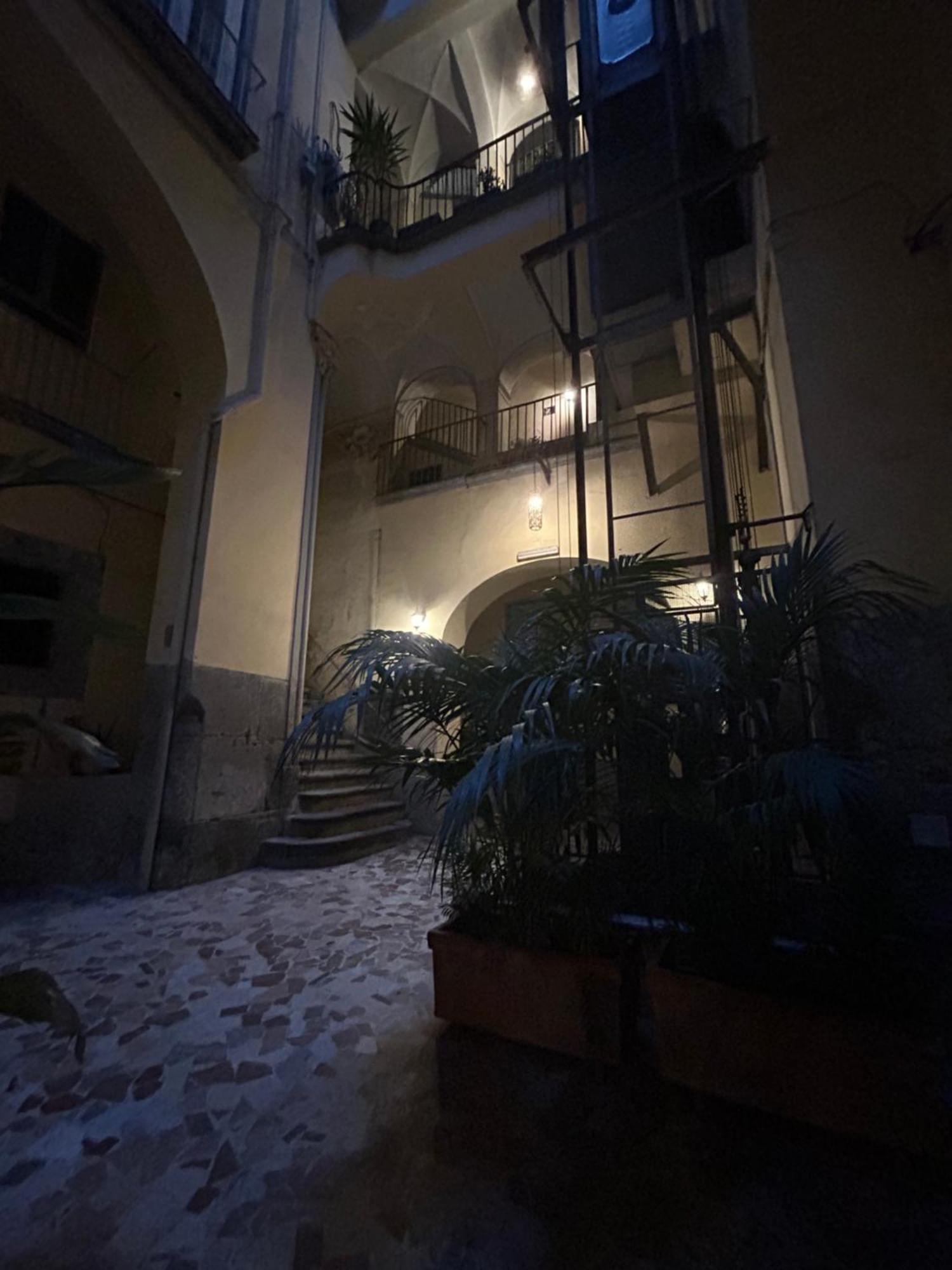 Apartment Anni Chiaia